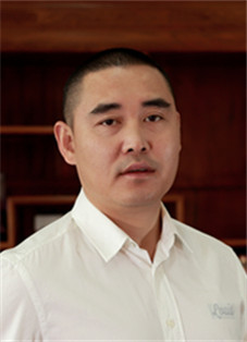 卢坚胜 云裳小镇董事长_副本.jpg