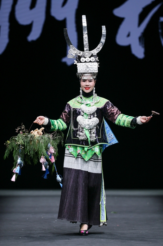 古阿新&贵州村T·杨春林｜ 时尚厦门 (1).jpg